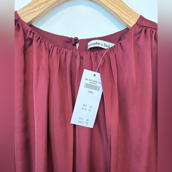 Abercrombie & Fitch Bubble Hem Ruched Satin Top NWT , sz : small - Picture 8 of 10